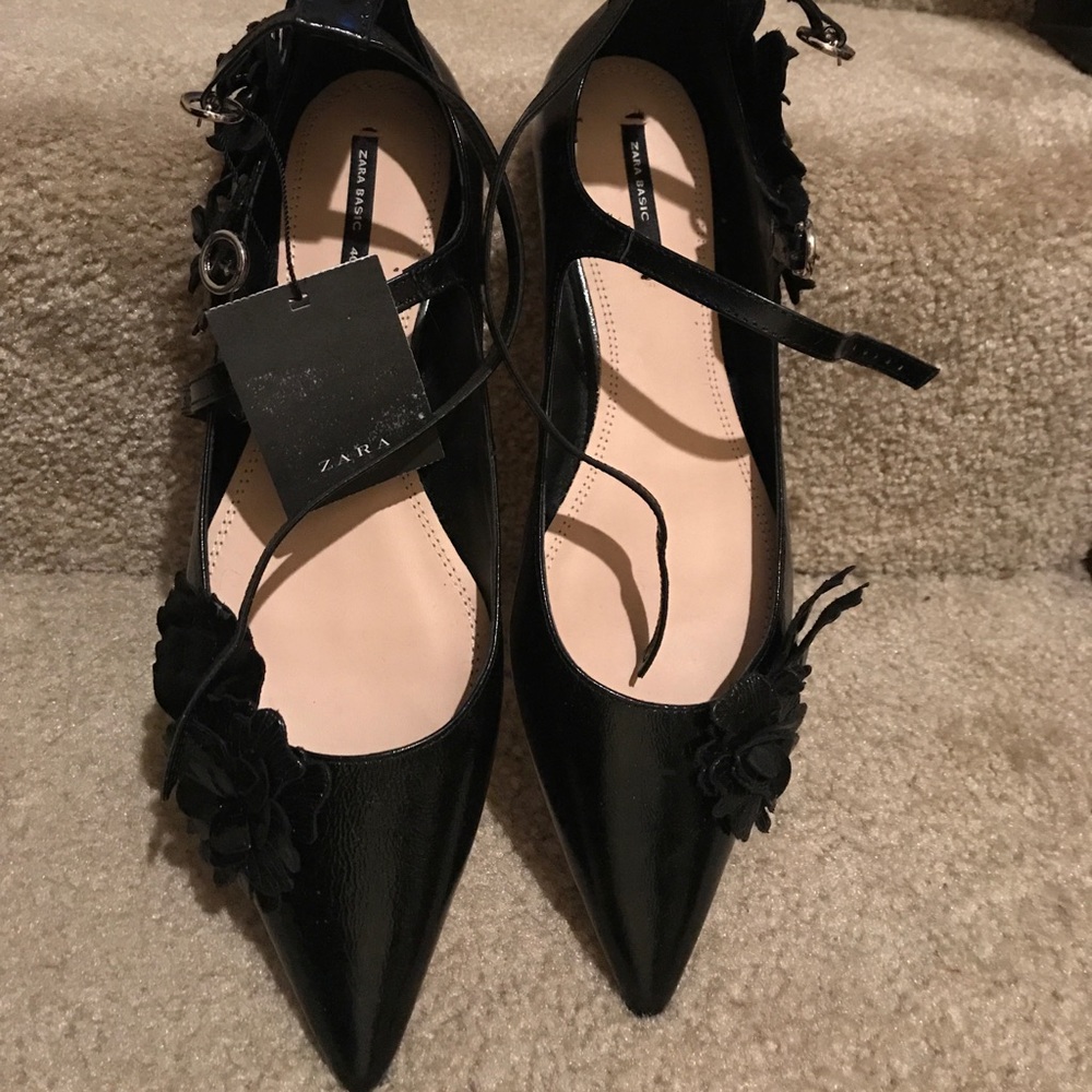 Brand New Leather Zara Floral Flats w/ anklestrap